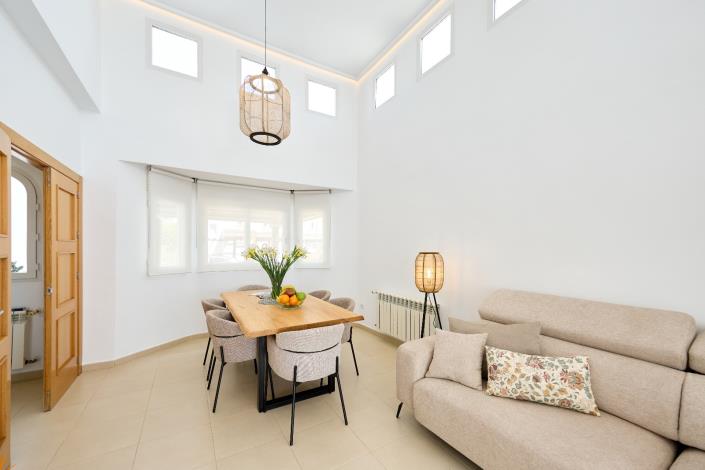 Image No.14-2 Bed Villa / Detached for sale