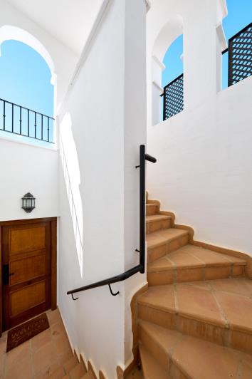 Image No.17-2 Bed Villa / Detached for sale