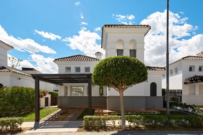 Image No.1-2 Bed Villa / Detached for sale