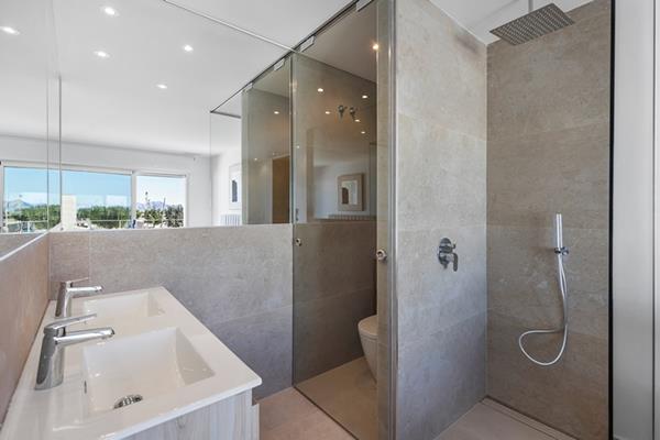 Image No.18-3 Bed Apartment for sale