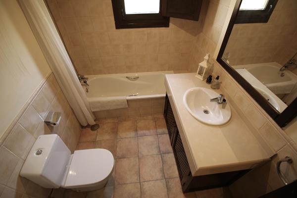 Image No.9-3 Bed Villa / Detached for sale