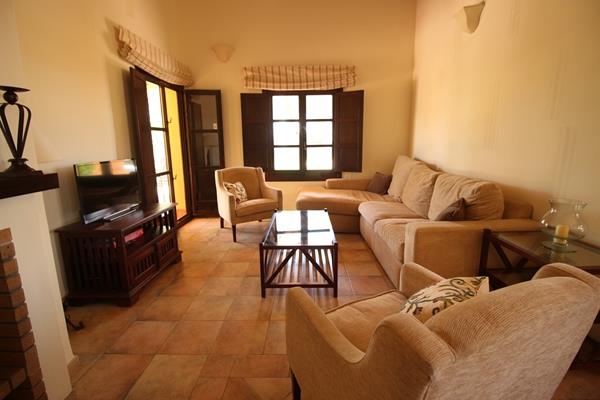 Image No.39-3 Bed Villa / Detached for sale