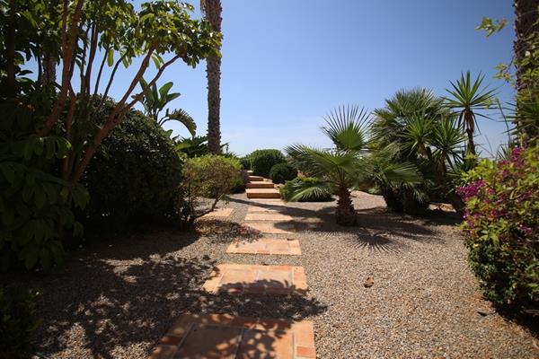 Image No.40-3 Bed Villa / Detached for sale