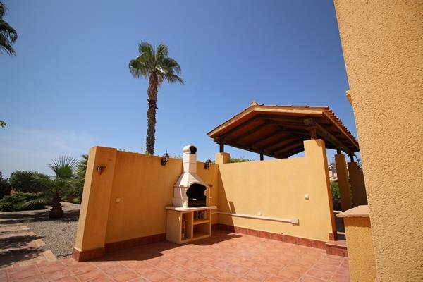 Image No.41-3 Bed Villa / Detached for sale