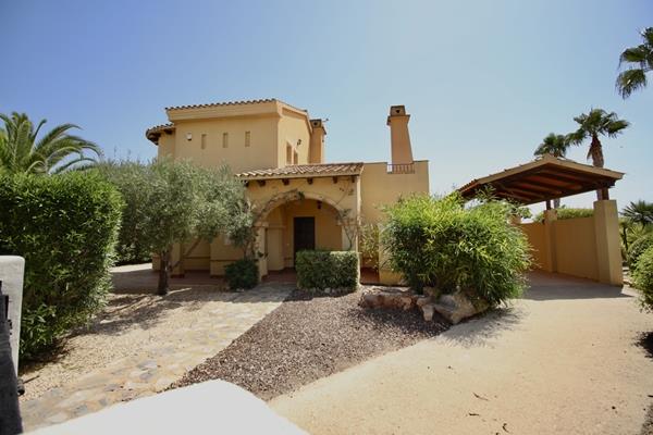 Image No.43-3 Bed Villa / Detached for sale