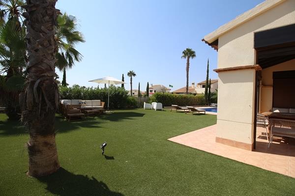 Image No.9-3 Bed Villa / Detached for sale