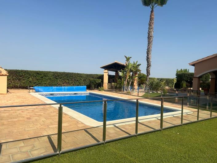 Image No.1-4 Bed Villa / Detached for sale