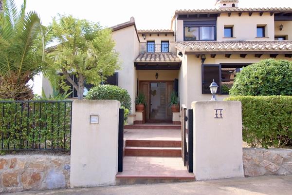 Image No.7-3 Bed Villa for sale