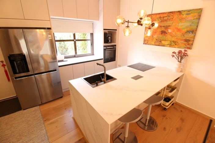 Image No.15-2 Bed Property for sale