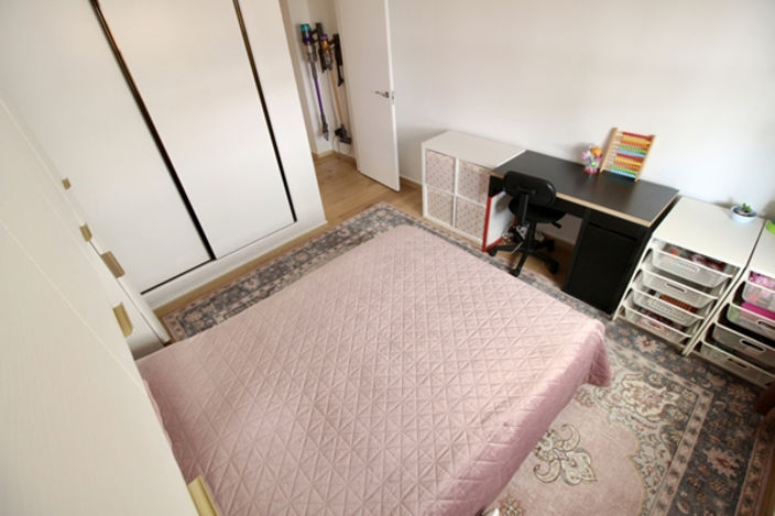 Image No.17-2 Bed Property for sale