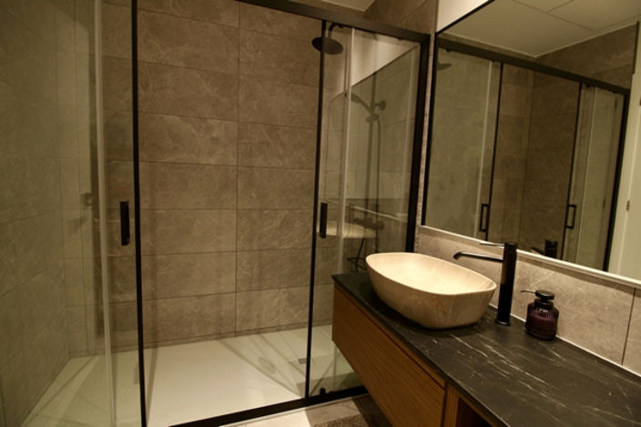 Image No.20-2 Bed Property for sale