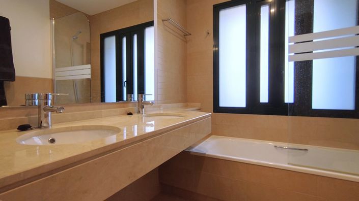 Image No.17-2 Bed Apartment for sale