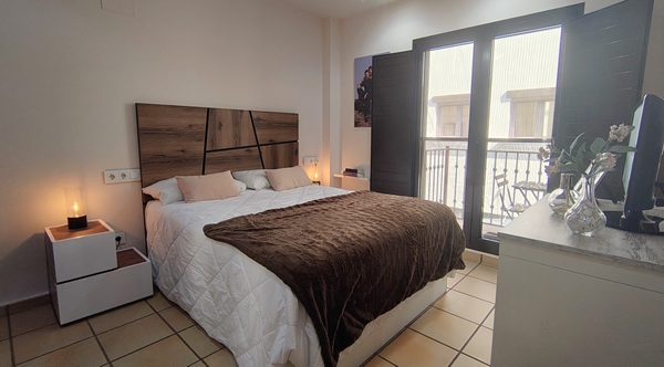 Image No.10-3 Bed Townhouse for sale