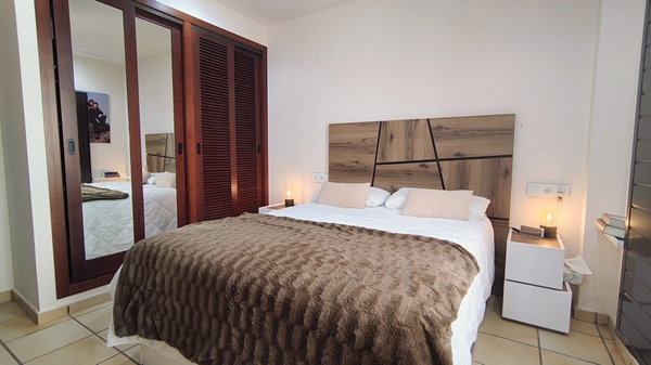 Image No.18-3 Bed Townhouse for sale