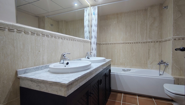 Image No.21-3 Bed Townhouse for sale