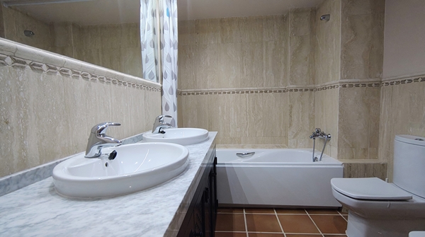 Image No.22-3 Bed Townhouse for sale