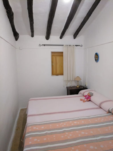 Image No.2-3 Bed Property for sale