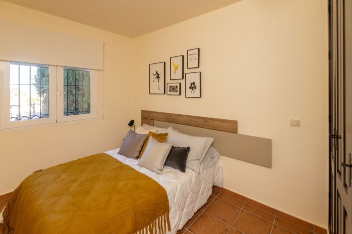 Image No.25-2 Bed Villa for sale