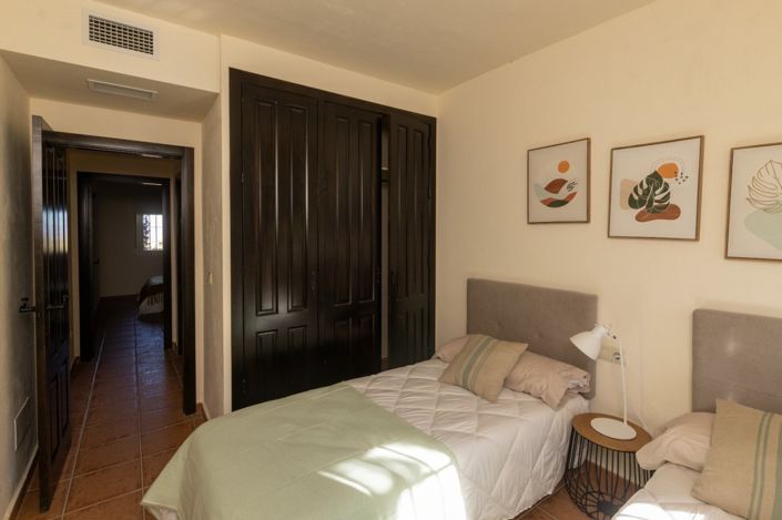 Image No.35-2 Bed Villa for sale