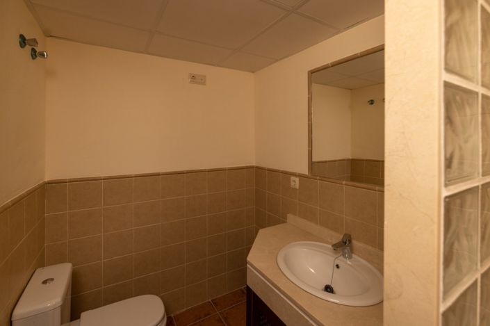 Image No.37-2 Bed Villa for sale