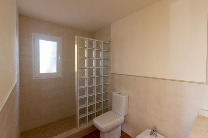 Image No.47-2 Bed Villa for sale