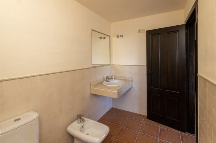 Image No.48-2 Bed Villa for sale