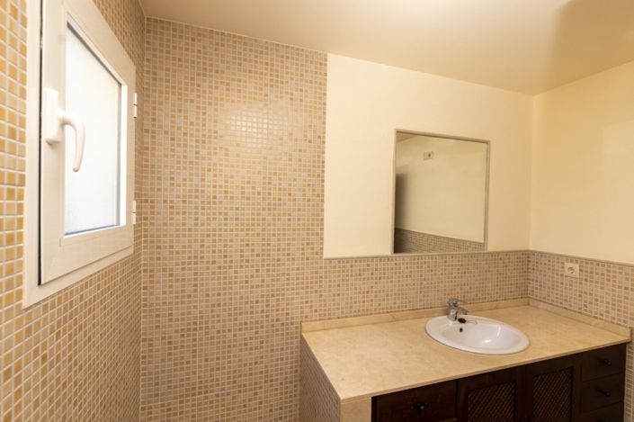 Image No.28-3 Bed Villa for sale