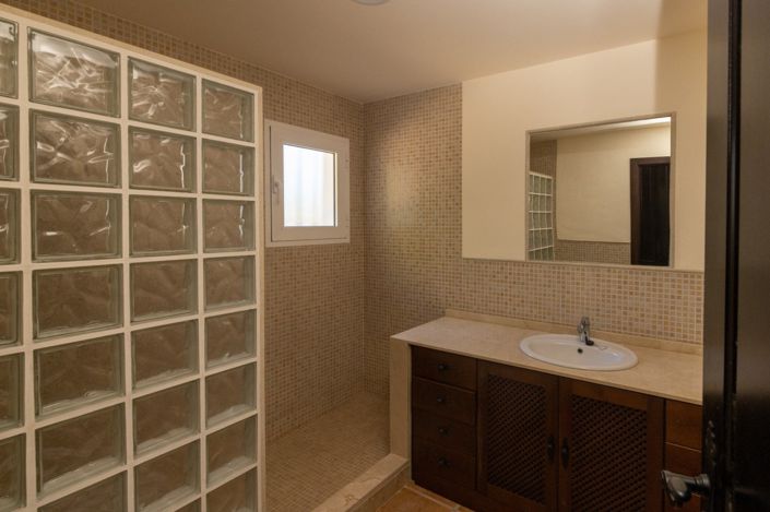 Image No.22-3 Bed Property for sale