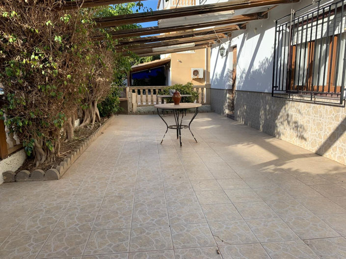 Image No.3-4 Bed Villa for sale