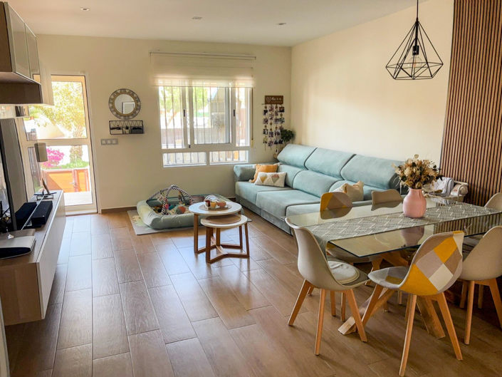 Image No.4-4 Bed Property for sale