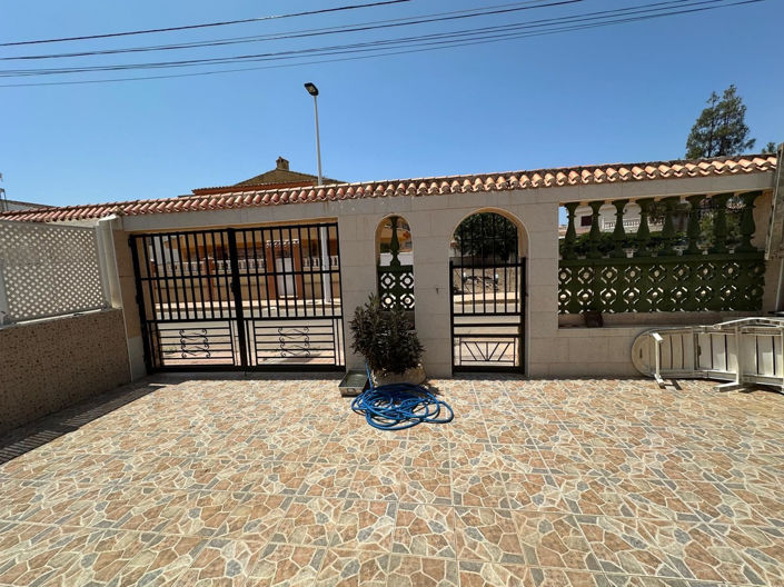 Image No.10-4 Bed House for sale