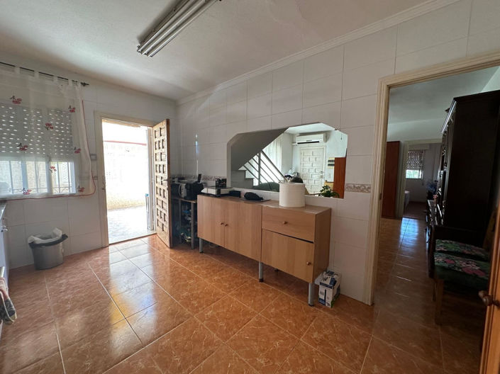 Image No.13-4 Bed House for sale