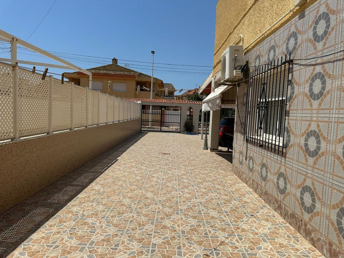 Image No.4-4 Bed Villa for sale