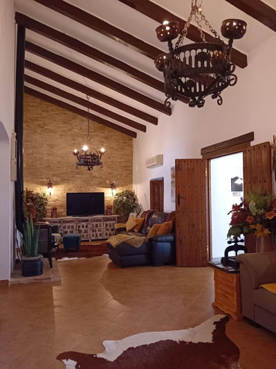 Image No.11-6 Bed Villa for sale
