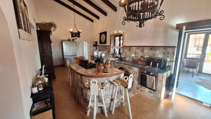 Image No.15-6 Bed Villa for sale