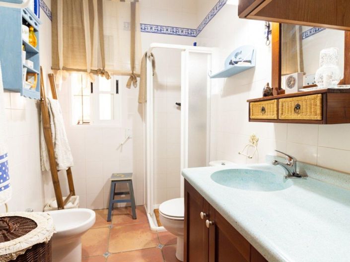 Image No.9-4 Bed Villa for sale