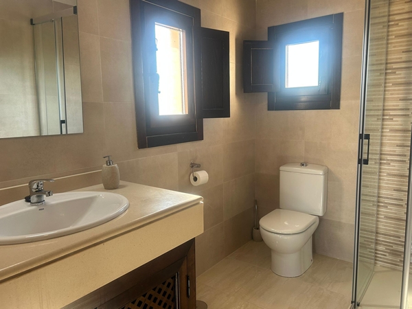 Image No.24-3 Bed Villa for sale