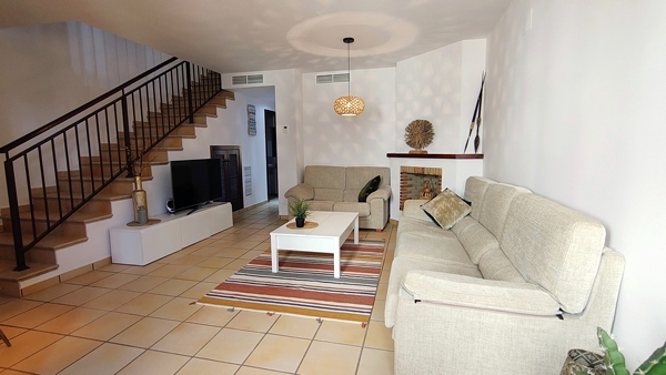 Image No.12-3 Bed Townhouse for sale