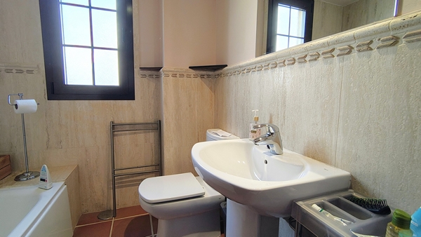 Image No.14-2 Bed Apartment for sale