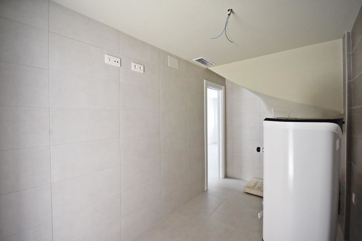 Image No.18-3 Bed Villa for sale