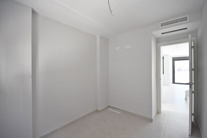 Image No.33-3 Bed Villa for sale