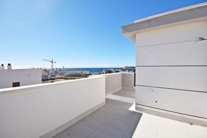 Image No.8-3 Bed Villa for sale