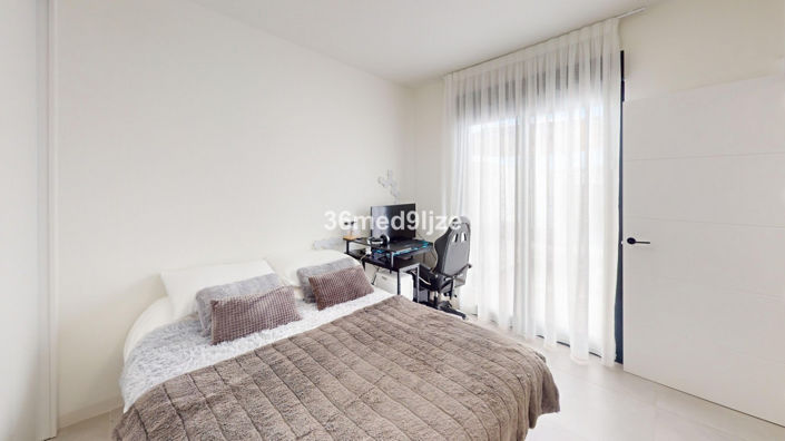 Image No.11-3 Bed Villa for sale