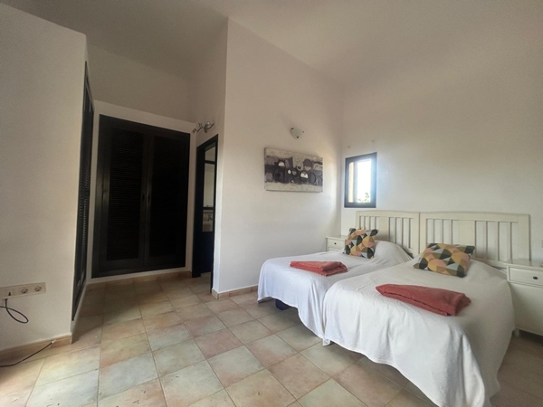 Image No.39-3 Bed Villa for sale