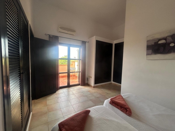 Image No.40-3 Bed Villa for sale