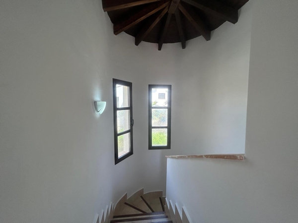 Image No.24-3 Bed Villa for sale