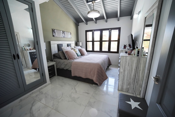 Image No.24-3 Bed Villa for sale
