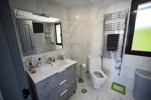 Image No.29-3 Bed Villa for sale