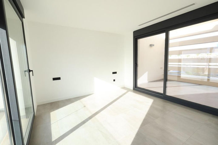 Image No.12-3 Bed Villa for sale