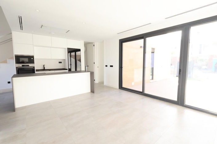 Image No.9-3 Bed Villa for sale